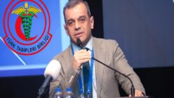 TTB Başkanı Azap’tan özeleştiri çağrısı: LGBTİQ+’lar, kadınlar ve cezaevindekilere ayrımcılık konusunda hem tıbbi hem etik hem de hukuki açıdan yüzleşmeliyiz!