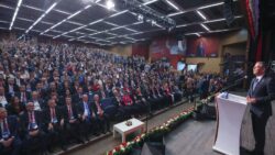 Abdulkadir Selvi: CHP, bir krizden diğerine koşuyor ama parti içinde bir bölünme yaşanmıyor, aksine CHP’yi daha çok motive ediyor