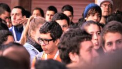 Araştırma: Gençler artık mutlu değil; Z kuşağı, tarihin en mutsuz yetişkinleri olabilir!