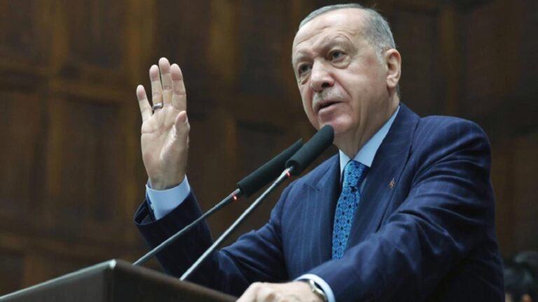 Cumhurbaşkanı Erdoğan: Avrupa Basketbol Şampiyonası’nda 2’nci olan A Millî Erkek Basketbol Takımımızı yürekten tebrik ediyorum