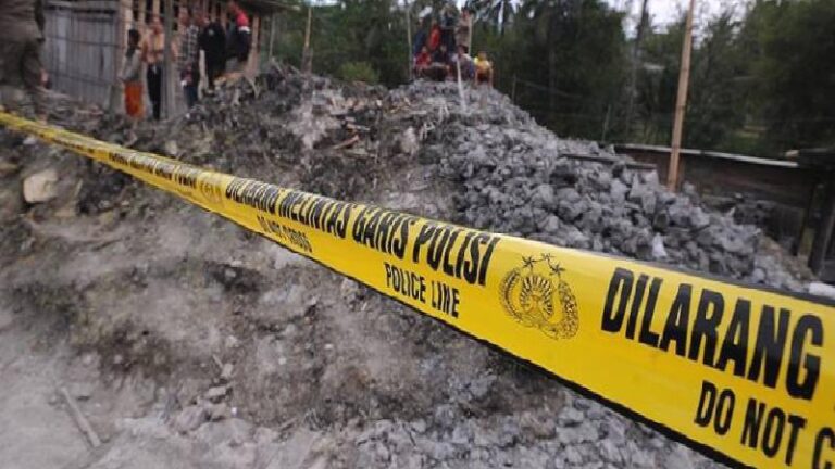 Endonezya’da okul binası çöktü: 1 ölü, 102 yaralı