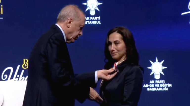 Kulis: AKP’ye geçen Özlem Gürzel hakkında CHP ile İmamoğlu arasında fikir ayrılığı yaşanmış