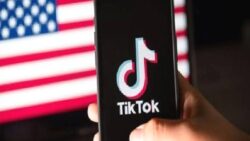 Trump, TikTok’un ABD’deki operasyonlarının satılmasının önünü açan kararnameyi imzaladı