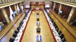 Anayasa hukukçusu Prof. Dr. Eren’den Komisyon’da açıklama: Anayasal statü tartışmalarından uzaklaşılması ve temel haklar yaklaşımı ile bu konunun ele alınması gerektiğini düşünüyorum