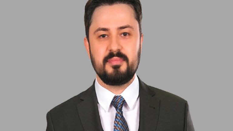 Gelecek Partili Gözel: Erciyes Üniversitesi’nin Ahmet Davutoğlu’na yaptığı ilim ahlakına sığmaz