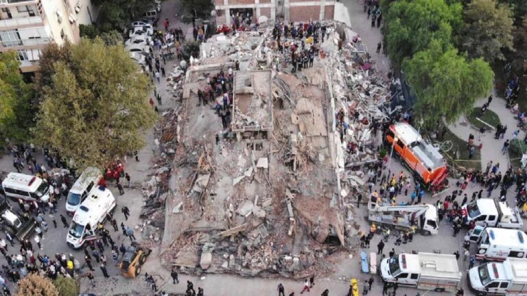 İzmir depreminin 5. yılı: “Orta hasarlı binalarda oturan depremzedelerin hala evi yok”