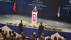 Kurtulmuş, komisyon üyeleriyle Diyarbakır’da: Bu sefer barış hakim olacak; ana dili, ana sütü kadar helaldir!