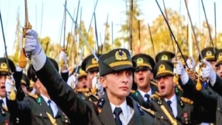 Özgür Özel: Sırf bizi çıldırtmak için teğmenleri ordudan ihraç ettiler!