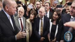 Resepsiyon fotoğrafları DEM’de nasıl tartışılıyor?