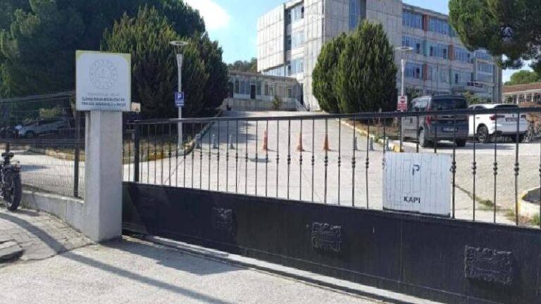 Sınıf arkadaşları tarafından dövülen gencin avukatı: Durumun vehameti ağzından ‘beyaz köpük’ gelince anlaşılmış, beynine 25 dakika oksijen gitmemiş