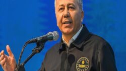 Bakan Yerlikaya: 1 yılda gönüllü geri dönüş yapan Suriyeli kardeşlerimizin sayısı 550 bin oldu