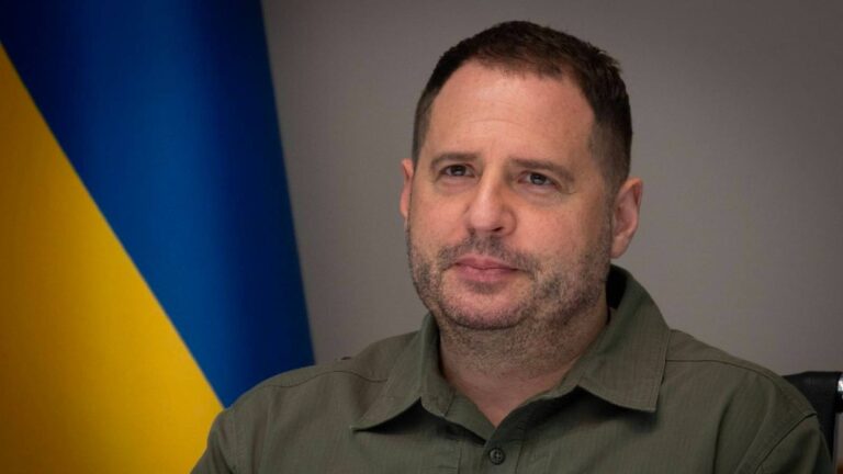 Yolsuzluk soruşturmasında Ukrayna Devlet Başkanı Zelenski’nin danışmanı Yermak’ın evi arandı