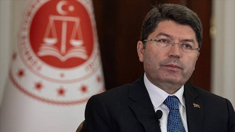Bakan Tunç’tan yasadışı bahis açıklaması: Cezalar artacak, biyometrik doğrulama veya çipli kimlik olmadan hesap açılması mümkün olmayacak