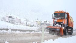 Bakanlıktan 4 bölge için yoğun kar yağışı uyarısı: Zorunlu olmadıkça yola çıkmayın!