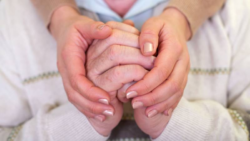 Demansa yol açan Alzheimer’da yeni umut: Erken tanı ve tedavide gelişmeler gündemde