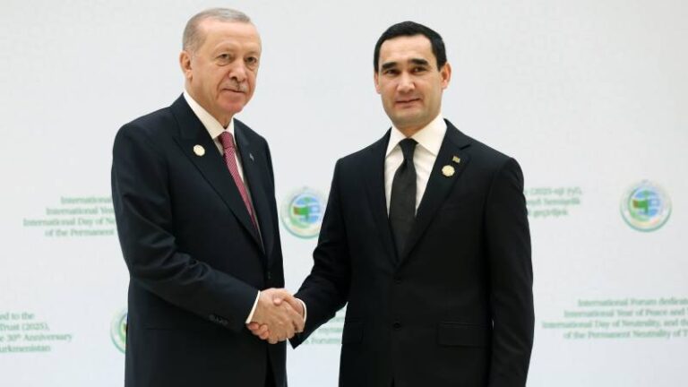 Erdoğan’dan Türkmenistan’a barış vurgusu: Elimizi taşın altına koymamız gerekiyor, var gücümüzle çalışıyoruz