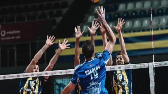 Halkbank, Fenerbahçe’ye set vermedi