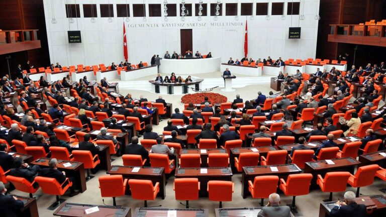 Libya tezkeresi TBMM’de kabul edildi: TSK personelinin görev süresi 2 yıl uzatıldı
