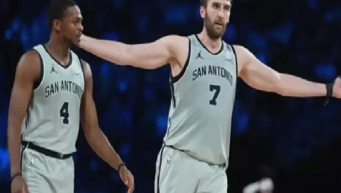 NBA Kupası’nda New York Knicks ve San Antonio Spurs finale kaldı