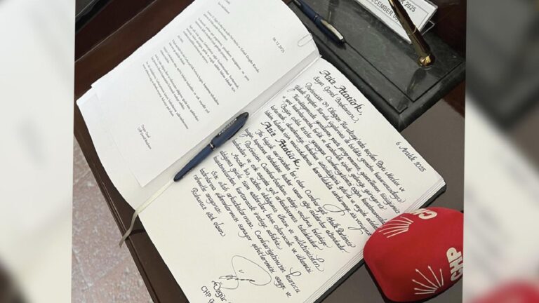 Özgür Özel, yeni PM ile Anıtkabir’i ziyaret etti: İki büyük eserinizden biri olan CHP, kapatma tehdidine kadar varan ağır saldırılar altında