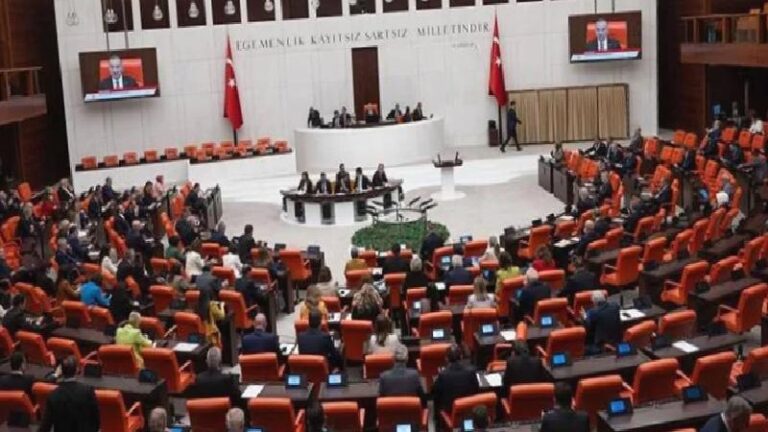 AKP’li Yenişehirlioğlu’ndan “emeklilere zam” isteyen muhalefet partilerine tepki: Şov yapmayın