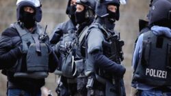 Almanya: İki Türk kaçarken Özel Komando Birliği’ne ateş açtı