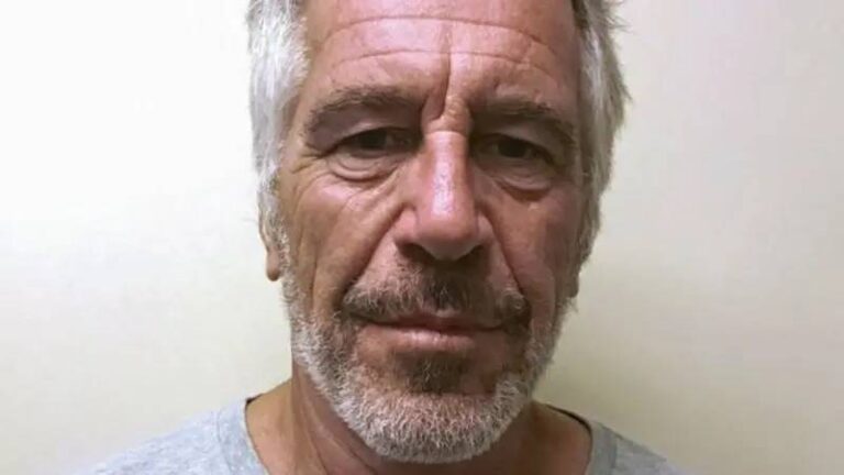 Epstein davasında yeni gelişme: Ağına çekmek istediği kadınlara üniversite eğitimi ve burs vadediyordu