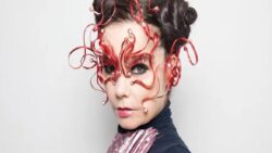 İzlandalı şarkıcı Björk’ten Grönland’a çağrı: Sömürgecilik defalarca kez tüylerimi ürpertti; bağımsızlığınızı ilan edin