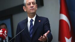 Özel’den iktidarın “kentsel dönüşüm” eleştirilerine yanıt: Senin döneminde mağdur olan bin 500 kişiye bugün anahtar dağıtıyoruz