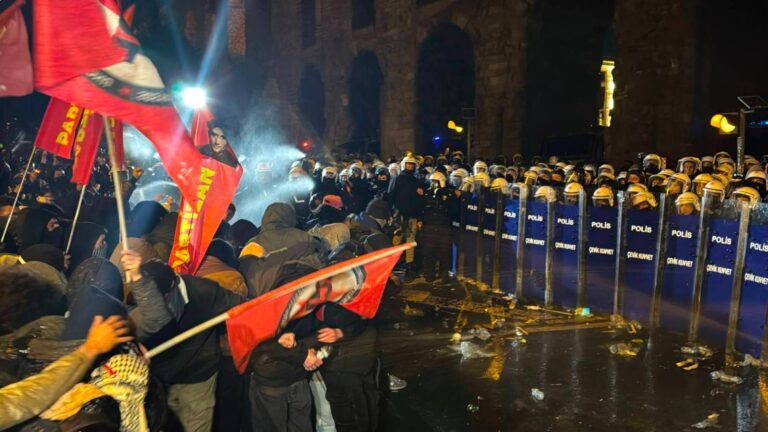 Saraçhane protestoları davası: “Cumhurbaşkanına hakaret” suçundan yargılanan 7 kişi beraat etti