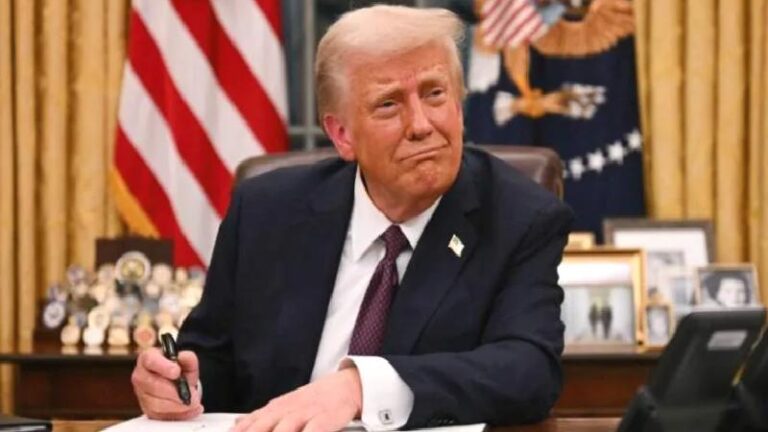Trump’tan “infaz” açıklaması: İran’da 837 kişiyi asacaklardı, onlar için çok kötü olacağını bildirdim ve insanları asmadı