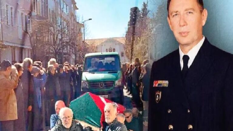 28 Şubat davasında hapis yatmıştı | Emekli Koramiral Aydan Erol, er olarak defnedildi: Silah arkadaşları yalnız bırakmadı