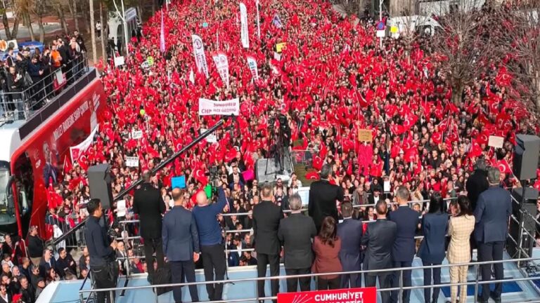 CHP’den “Çorum mitingine sadece 7 bin kişi katıldı” diyen AKP’li başkana ‘abaküs’ göndermesi: Bunlar sayı saymasını bilmiyor