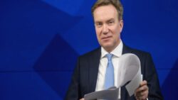 Epstein’le bağlantısı ortaya çıkan Dünya Ekonomik Forumu Başkanı görevinden istifa etti!