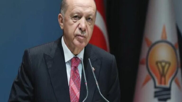 AKP’de anayasa hazırlığı: İşte Erdoğan’a sunulacak taslakta öne çıkan 3 başlık…