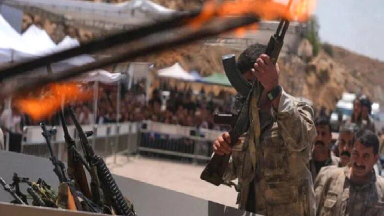AKP’den çözüm sürecinde yeni hamle: Hukukçulardan oluşan bir komisyon kurularak yasal düzenlemeler yapılacak