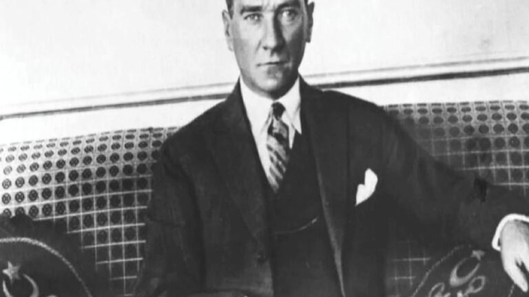 Atatürk’ün Eğirdir Garı’nda dinlenirken çekilen fotoğrafı ilk kez ortaya çıktı