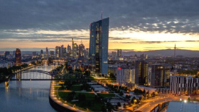 Avrupa Merkez Bankası İran savaşı gölgesinde faizi değiştirmedi