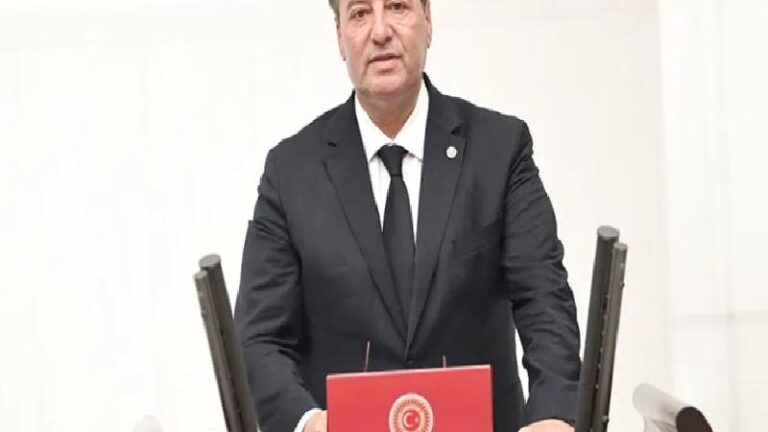 CHP’li Akay’dan kamuya ait taşınmazların özelleştirmesine tepki: Devletin en kıymetli arsalarının bu şekilde satışa çıkarılması kabul edilemez