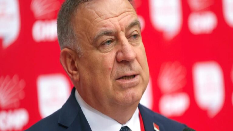 CHP’li Zeybek: Cumhurbaşkanı adayımız Ekrem İmamoğlu cezaevinden çıkana, bu ülkenin Cumhurbaşkanı olana kadar çalışmaya devam edeceğiz