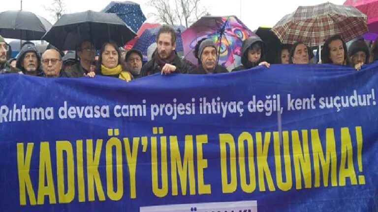 “Kadıköy’üme Dokunma” eylemi: Rıhtıma devasa cami projesi ihtiyaç değil kent suçudur!