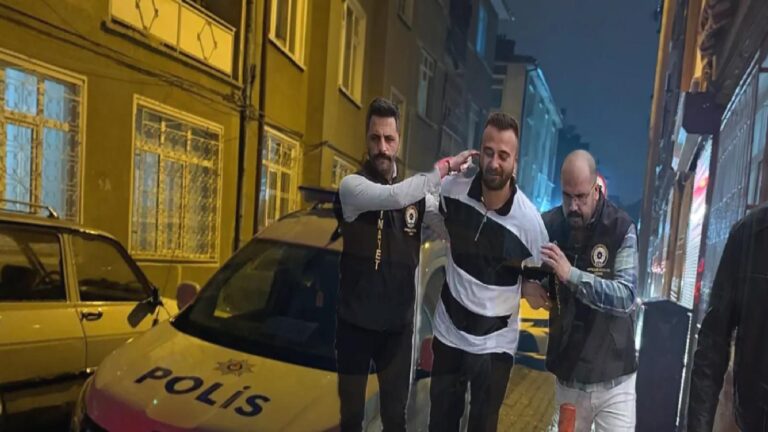 Tartıştığı babasını boğarak öldürmüş, geceyi cesetle aynı evde geçirmiş!
