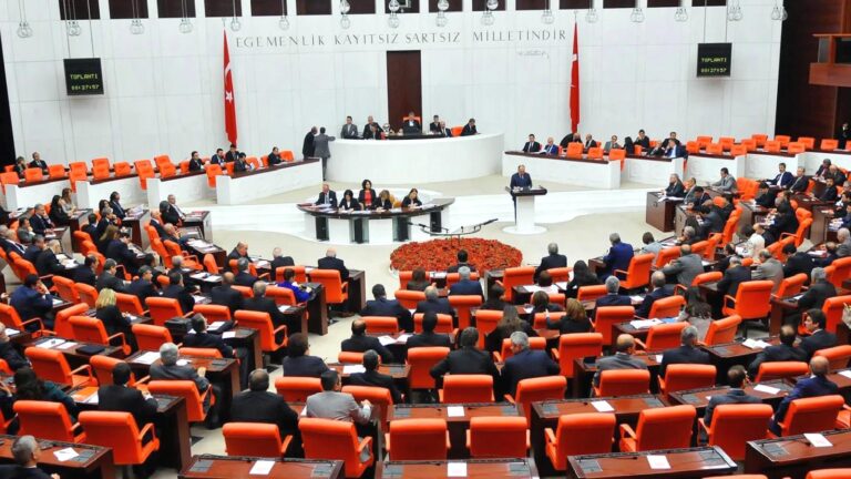 TBMM Genel Kurulu’nda dört partinin Maden Kanununu uygulamalarına ilişkin ortak önergesi, AKP ve MHP oylarıyla reddedildi