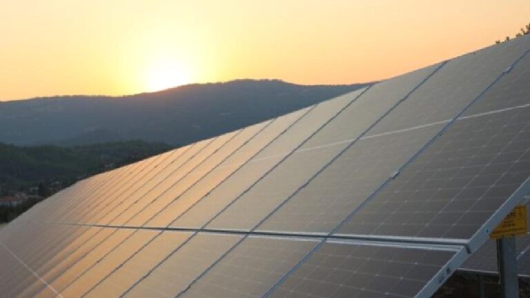 Türkiye’nin güneş kurulu gücü 12 yılda 641 kat arttı