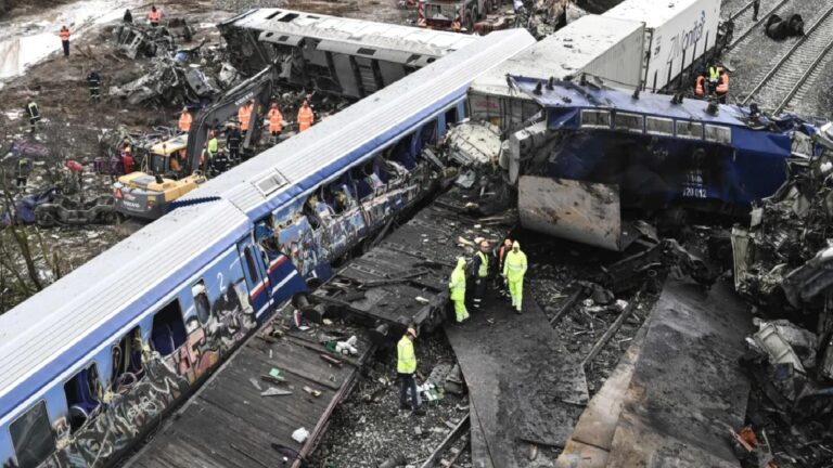 Yunanistan’da 57 kişinin öldüğü tren kazası davası başladı