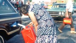 1970’lerdeki petrol krizinde ne oldu ve şu anda aynı risk var mı?