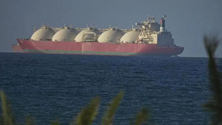 ABD Donanması’nın Hürmüz Boğazı ablukası başladı; Trump “Yaklaşan İran gemilerini yok edeceğiz” dedi