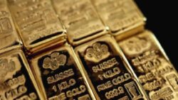 Altın düşüşte: Güçlü dolar ve petrol baskı yaratıyor