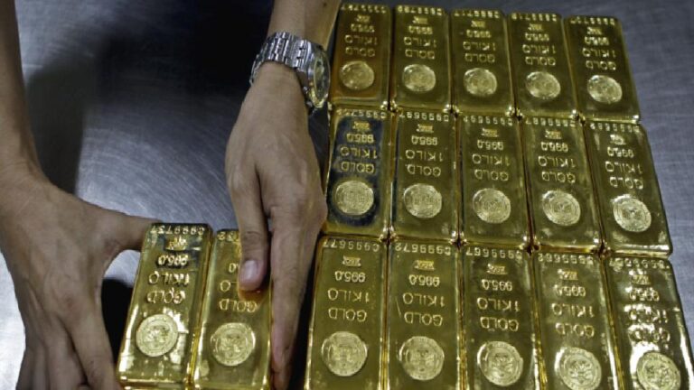 Altında düşüş devam ediyor