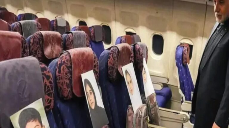 “Bu yolculuktaki yol arkadaşlarım”: İran heyeti uçağa ABD-İsrail saldırısında ölen çocukların fotoğraflarını yerleştirdi